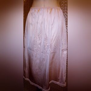 Warners Beige Slip Size S 27"